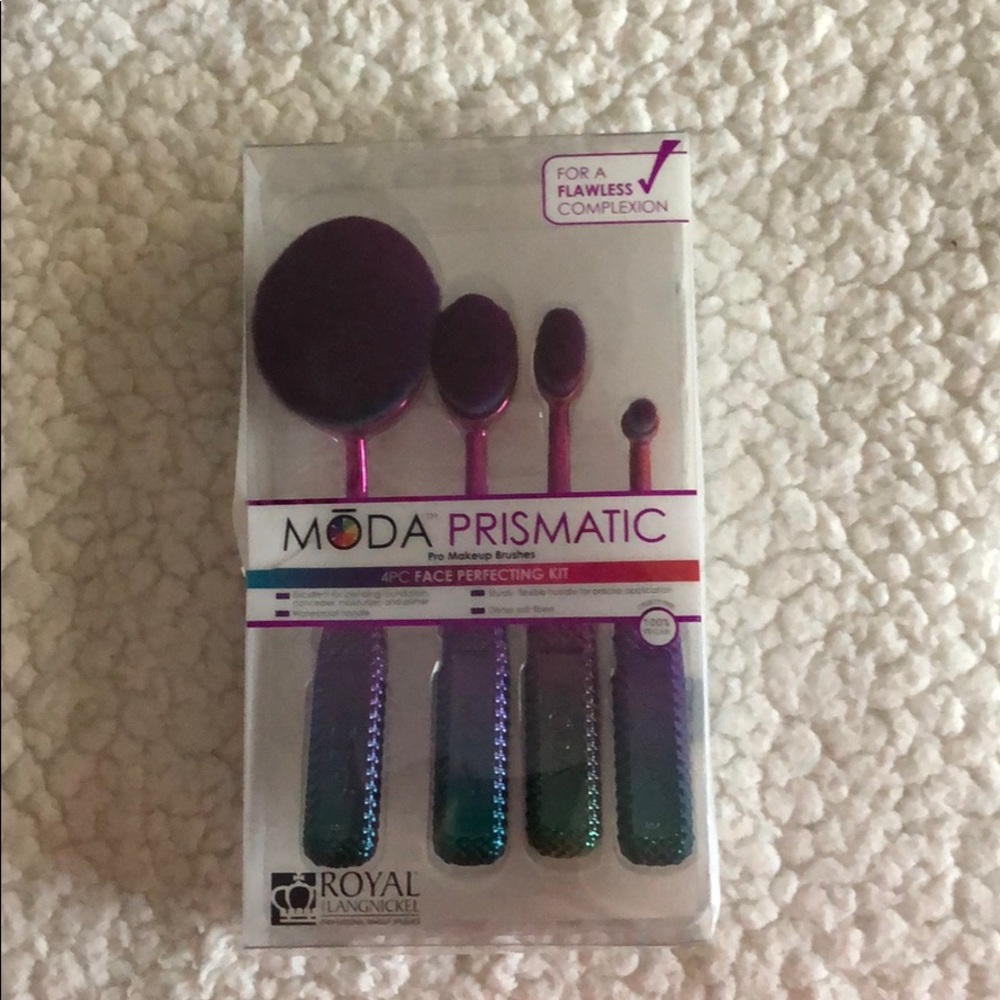 Moda brushes